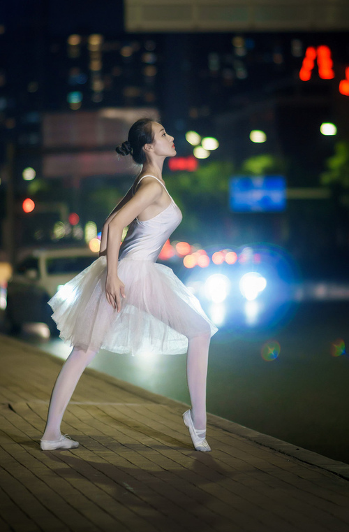 乐鱼app-训练安排更注重实战演练不断优化比赛节奏与配合效率，简述比赛训练法的作用与注意事项