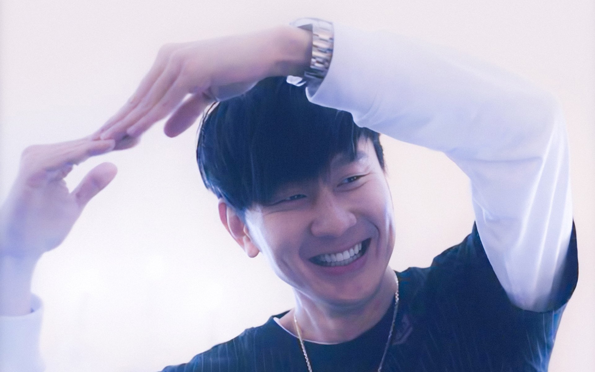 青少年足球交流营开启,促进跨国合作,青少年足球训练营文化节手抄报