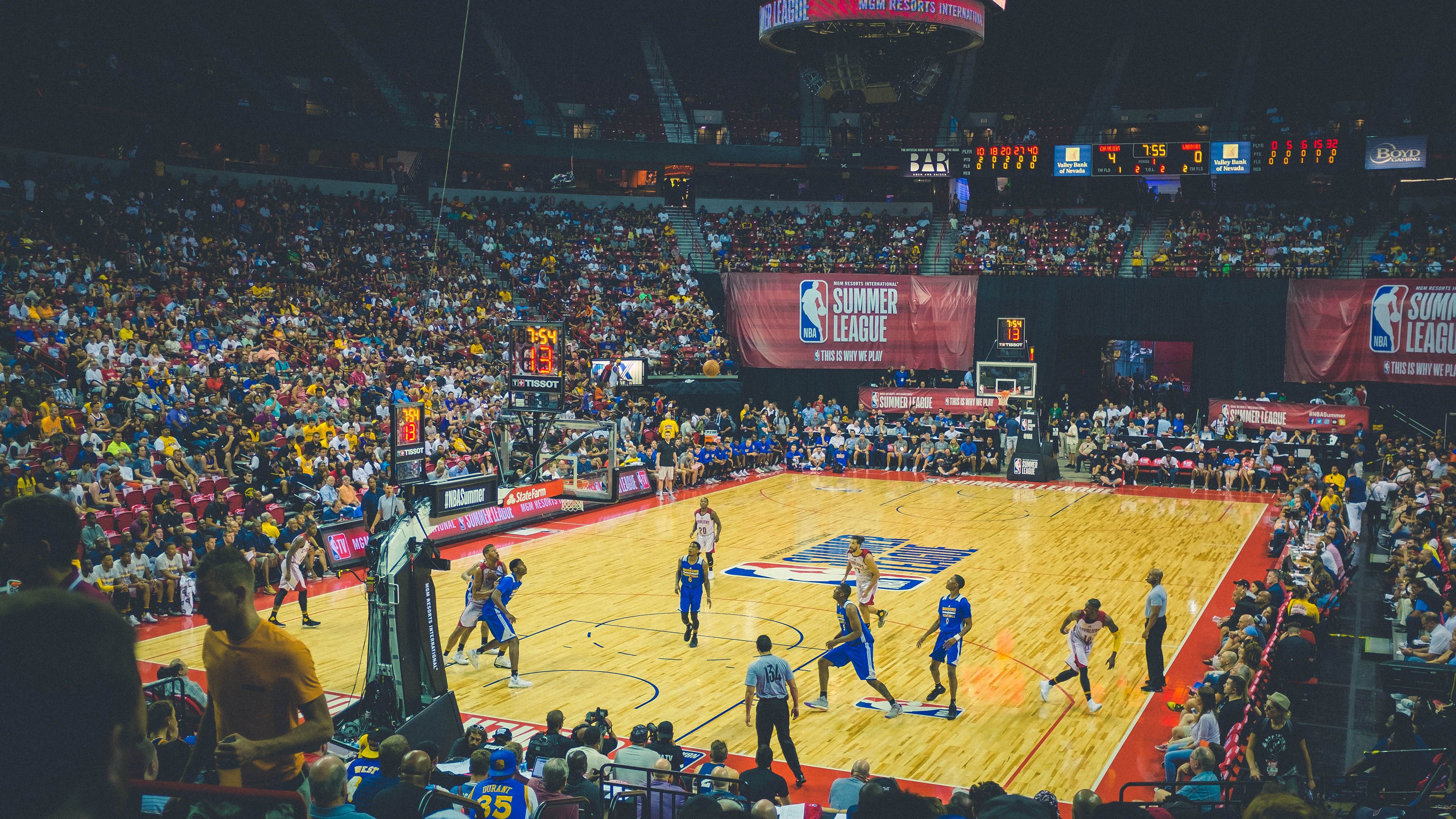 _跨界明星争霸赛：娱乐与竞技的无限火花_，明星跨界现象