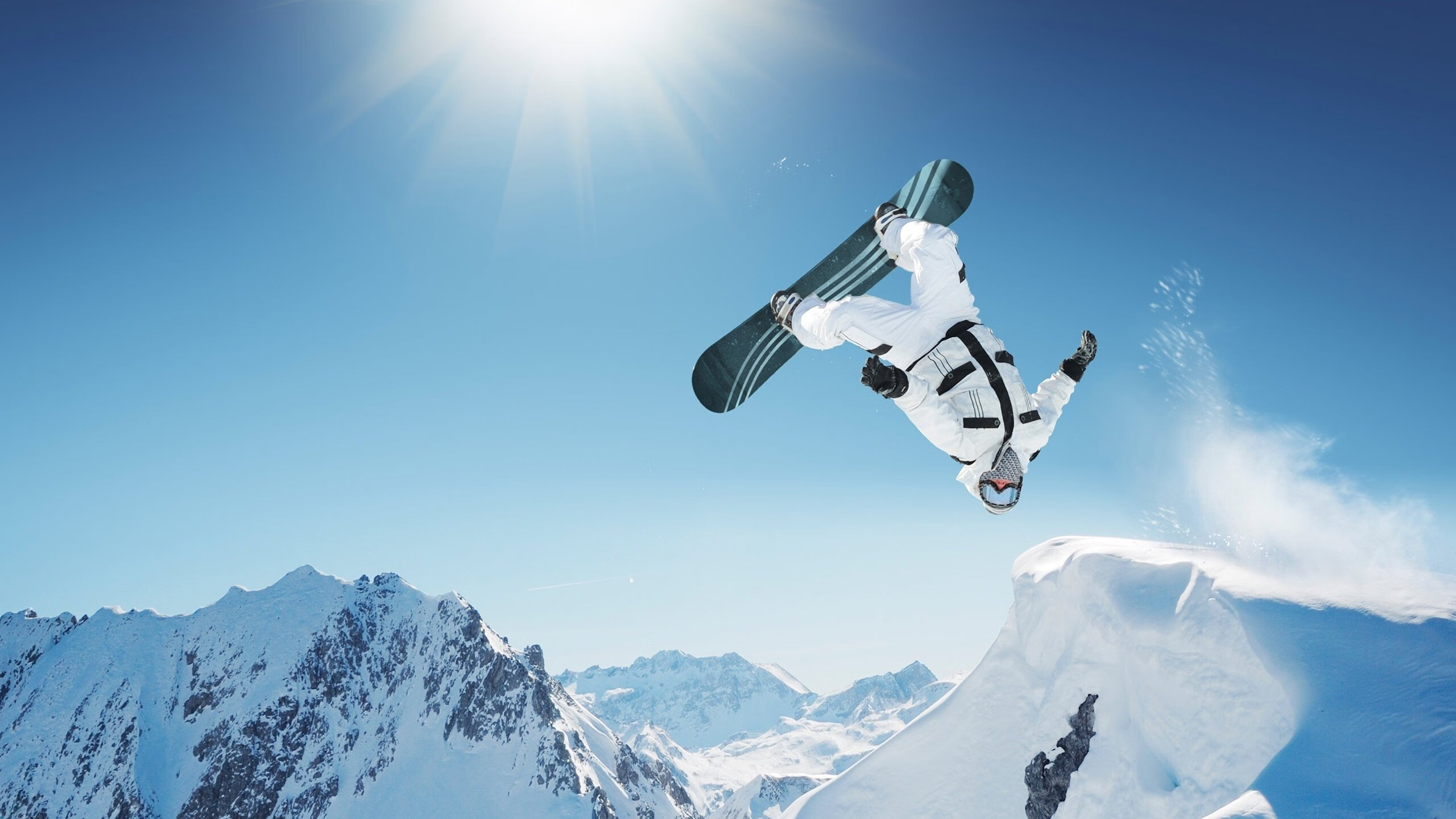 全国马拉松接力赛，团队奋战共创佳绩，马拉松接力几个人跑